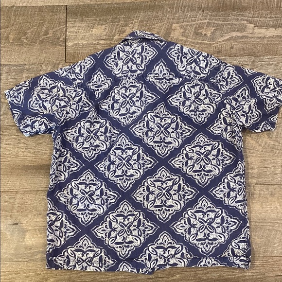 GAP Blue and White Patterned Kids Button Down Shirt S 6/7 Front pocket - Picture 6 of 6